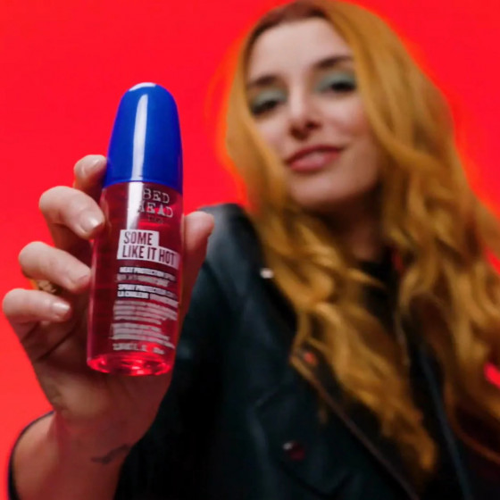 Tigi Bed Head Some Like It Hot Heat Protection Spray - Термозахисний спрей для волосся - 4