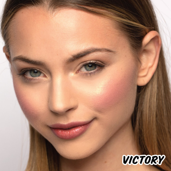 TheBalm Fire Game Day Highlighting Shadow/Blush Duo Game Day - Хайлайтер-рум'яна для обличчя - 4