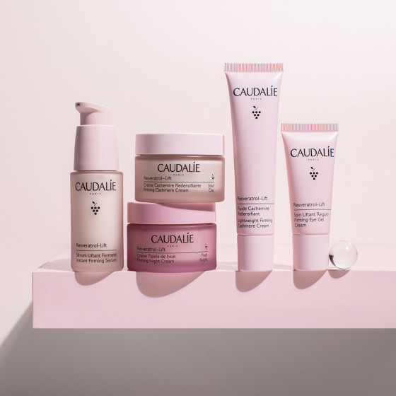 Caudalie Resveratrol Lift Lightweight Firming Cashmere Cream - Зміцнюючий денний флюїд із кашеміровою текстурою - 4