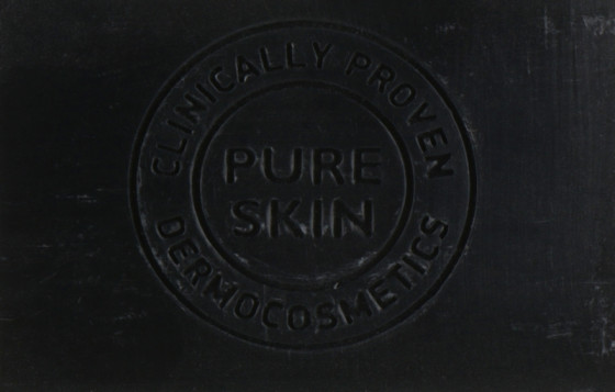 Biotrade Pure Skin Black Detox Soap Bar - Мило-детокс проти чорних крапок та розширених пір для обличчя та тіла - 1