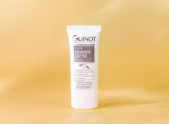 Guinot Brightening UV Shield SPF50 - Освітлюючий тонуючий крем для сяйва шкіри - 2