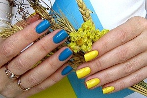 Манікюр з українським орнаментом