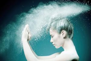 Сухий шампунь - незамінний помічник у непередбачених ситуаціях