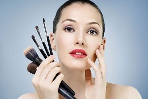 Особливості догляду за кистями для макіяжу
