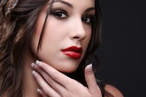 Протипоказання і обережності до засобів з AHA-кислотами