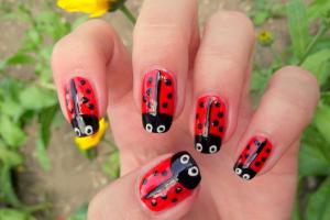 Пустотливий манікюр «Сонечко»