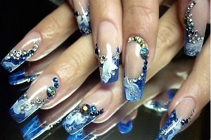 Використання страз в манікюрі