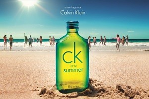 CK One Summer 2014 року - свіжий і грайливий ювілейний аромат від Calvin Klein (Кельвін Кляйн)